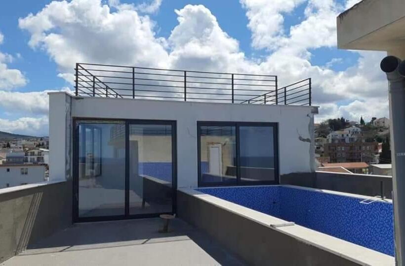 سوییت با استخر, Bosfor