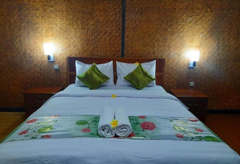 Семейный Номер Вид на Горы, Green Orry Inn Tetebatu