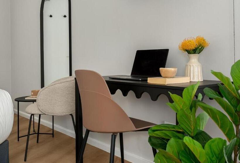 Номер Deluxe, Neighbourgood 1st Crescent