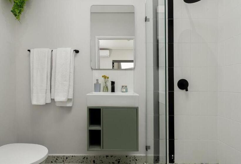 חדר דלוקס, Neighbourgood 1st Crescent