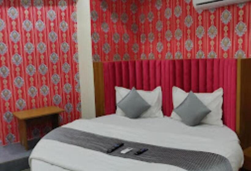 غرفة ديلوكس سرير كينج, Sg Ac Rooms Vadodara