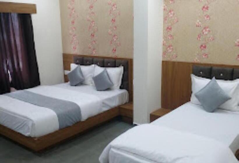 Номер Deluxe Кровать Кинг, Sg Ac Rooms Vadodara