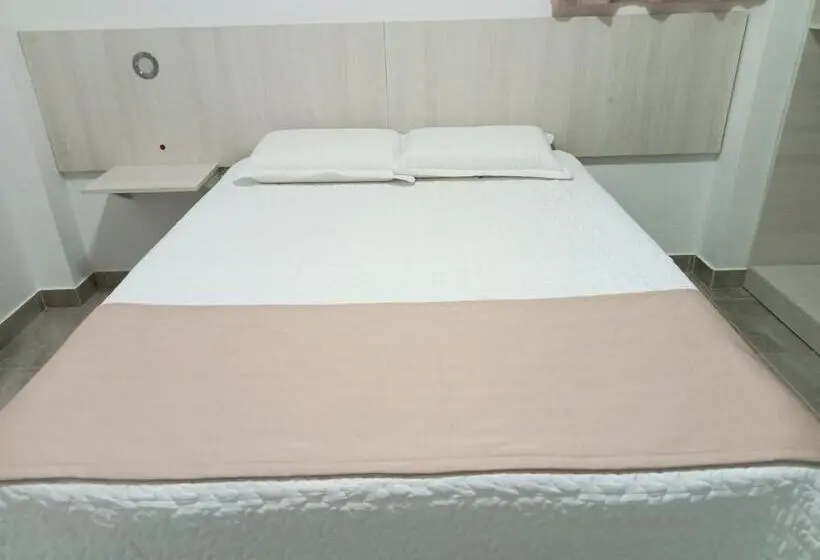 اتاق استاندارد, Suite And Business