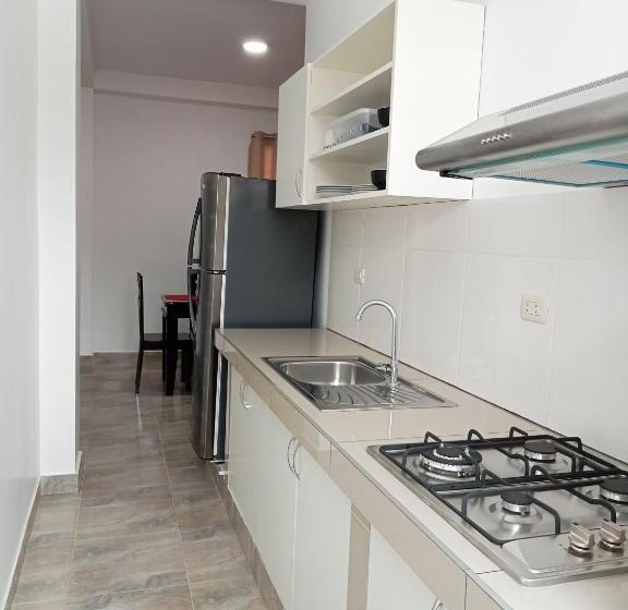 اتاق استاندارد, Suite And Business