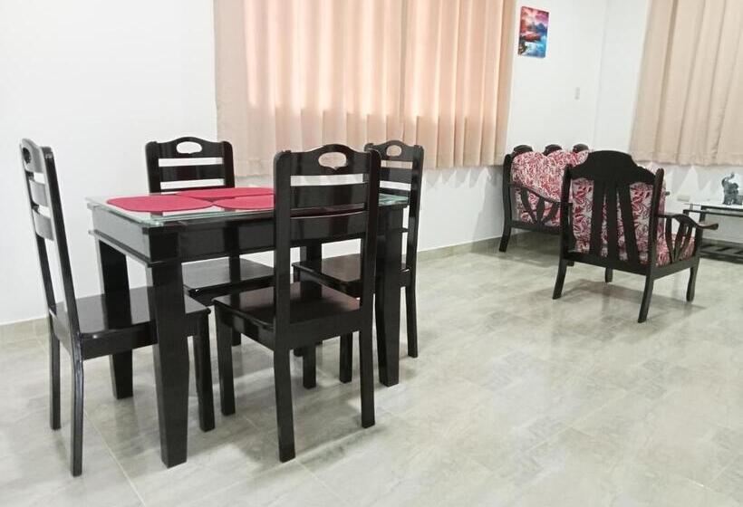 اتاق استاندارد با 2 تخت دوبل, Suite And Business