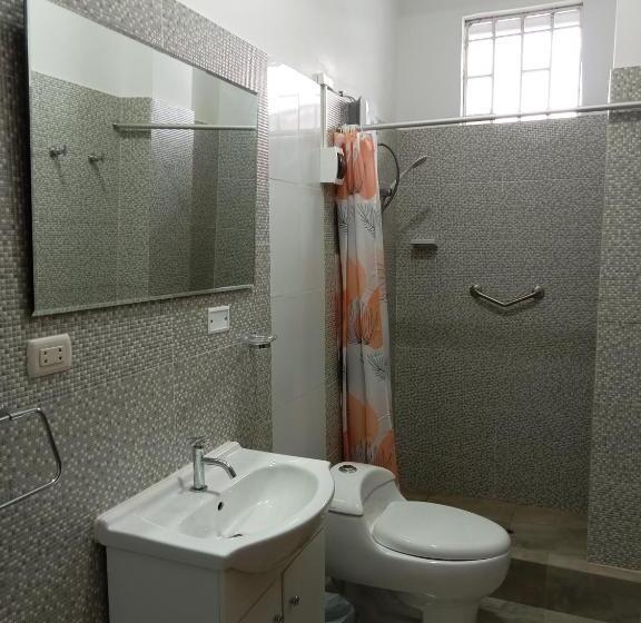 اتاق استاندارد, Suite And Business