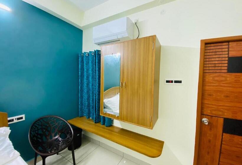 Номер Стандарт, The Landmark Tower