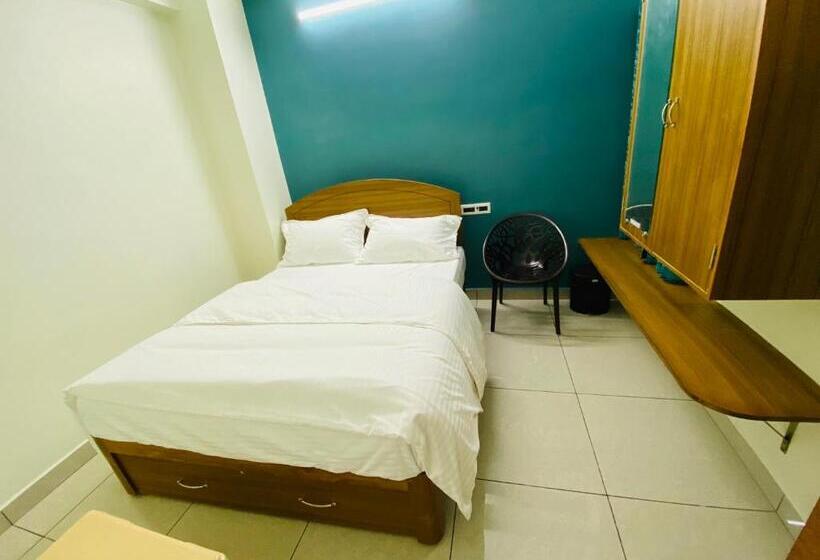 Номер Стандарт, The Landmark Tower