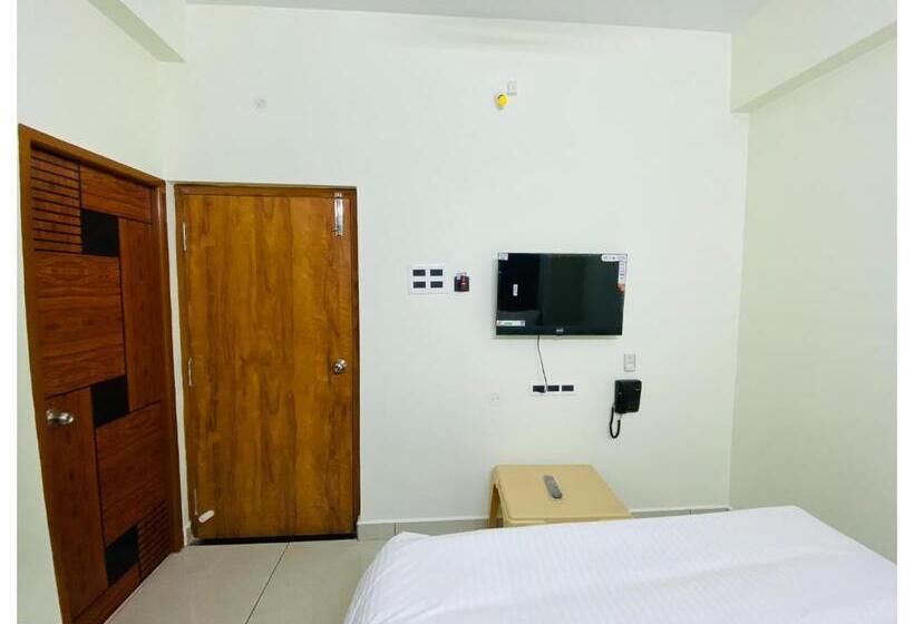 Номер Deluxe, The Landmark Tower