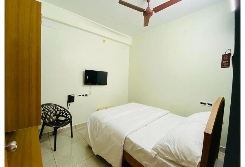 Номер Deluxe, The Landmark Tower