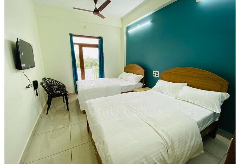 Номер Стандарт, The Landmark Tower