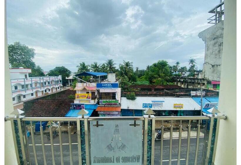 Номер Стандарт, The Landmark Tower