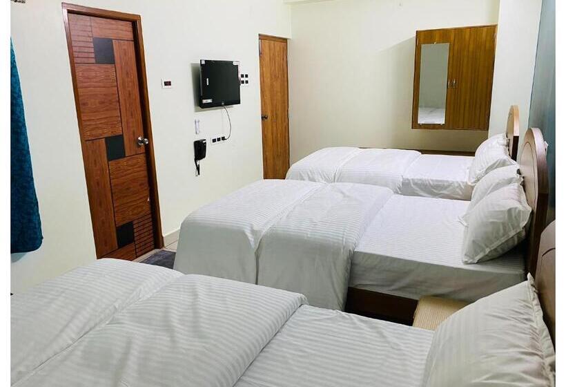 Трехместный Номер Deluxe, The Landmark Tower