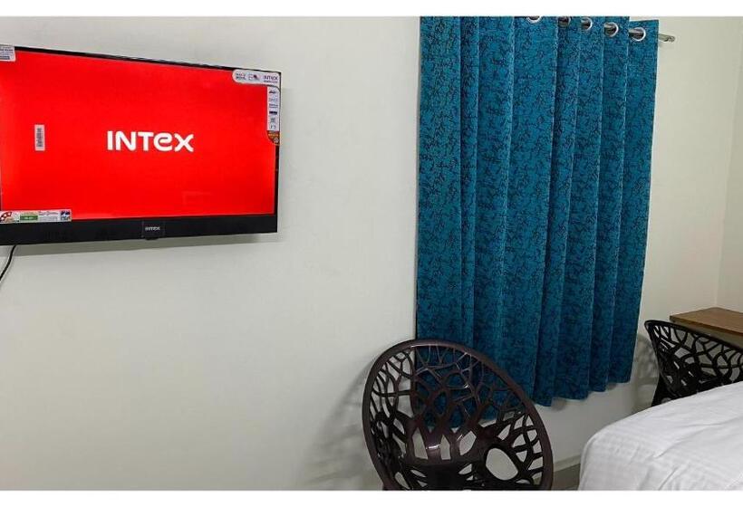 Номер Стандарт Трехместный, The Landmark Tower