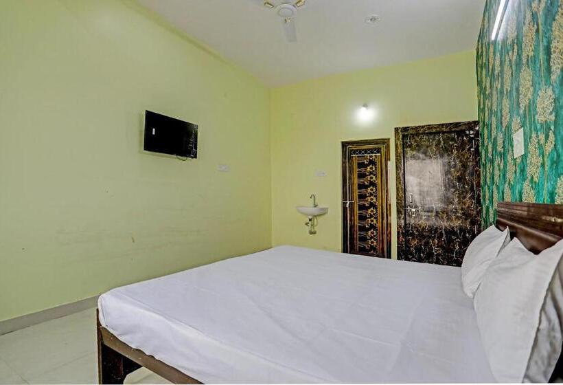 Трехместный Номер Классика, Spot On Hotel Pearl