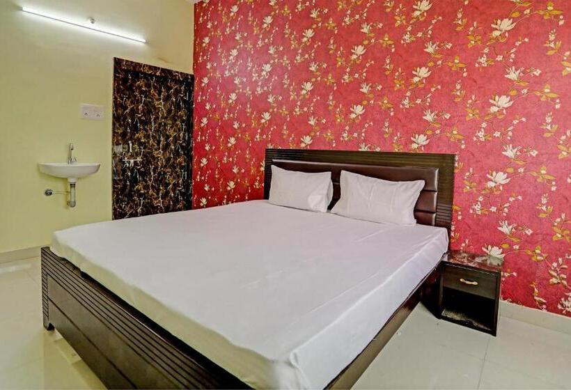 Трехместный Номер Классика, Spot On Hotel Pearl