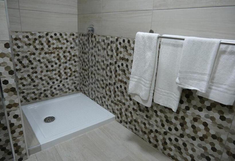 اتاق استاندارد با تخت بزرگ, The King S House