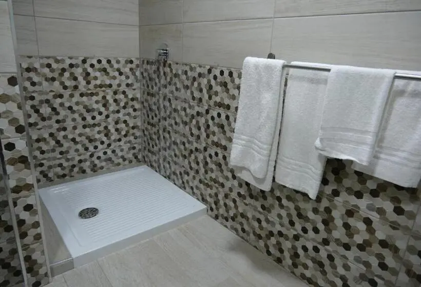 اتاق استاندارد با تخت بزرگ, The King S House