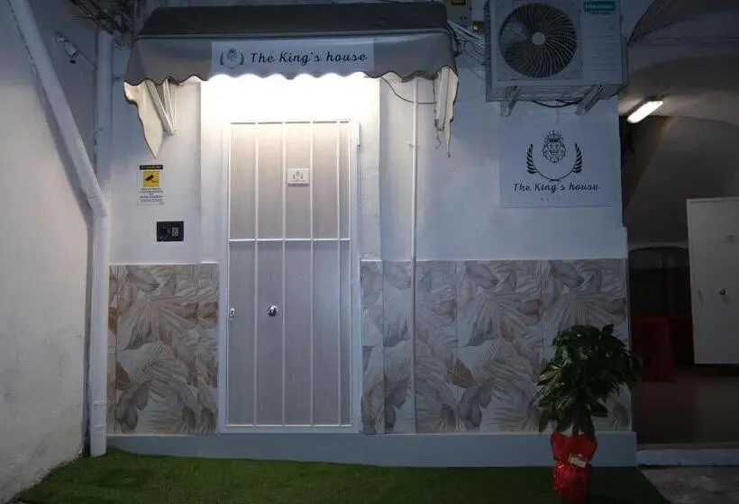 اتاق لوکس چهار تخته, The King S House