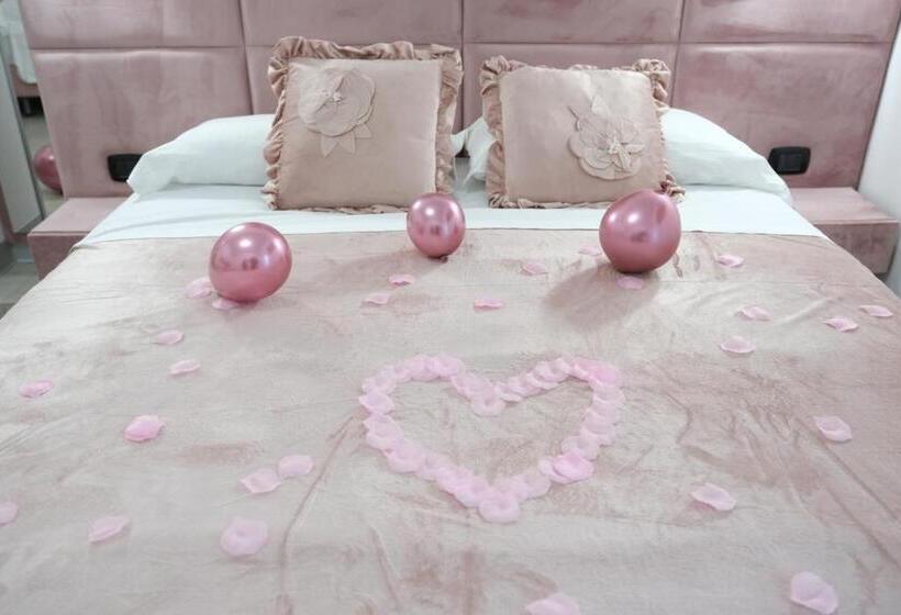 اتاق راحتی سه تخته, The King S House