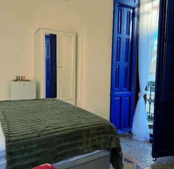 اتاق استاندارد با سرویس بهداشتی مشترک, Castaños 4