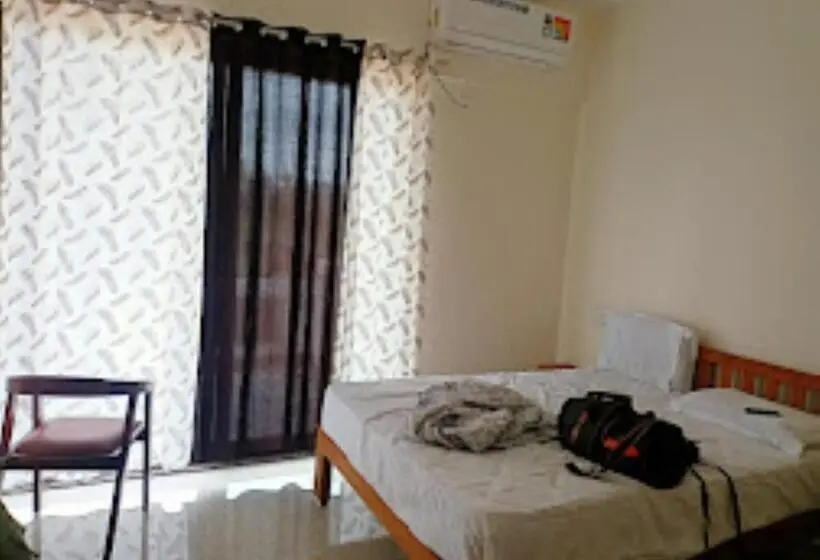 Perhehuone, Hampi Delmont Resort