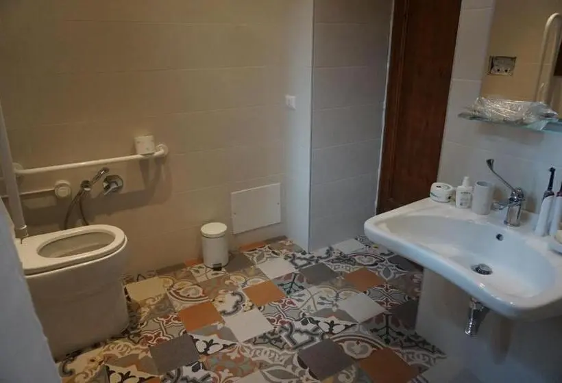 身障者適用キングサイズベッドルーム, Agriturismo La Romanella