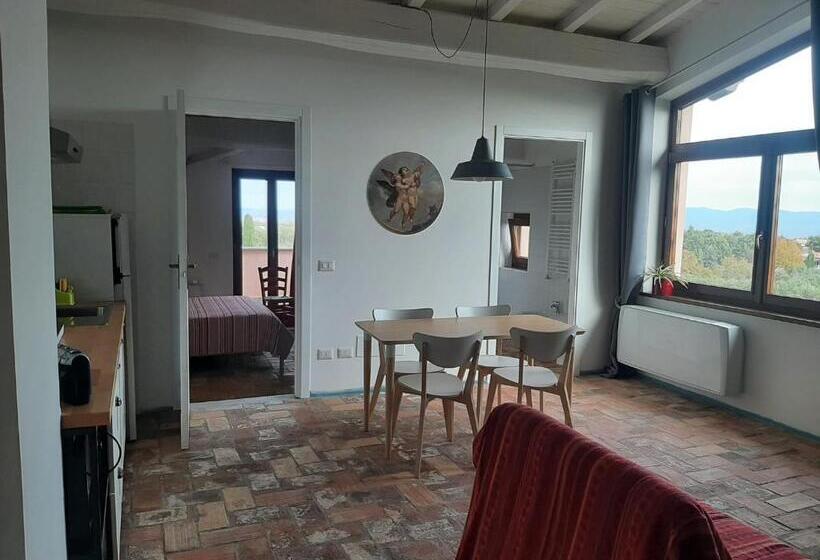 חדר קומפורט לשלושה, Agriturismo La Romanella