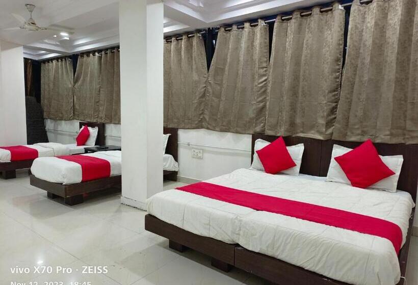 חדר משפחתי, Ashirwad