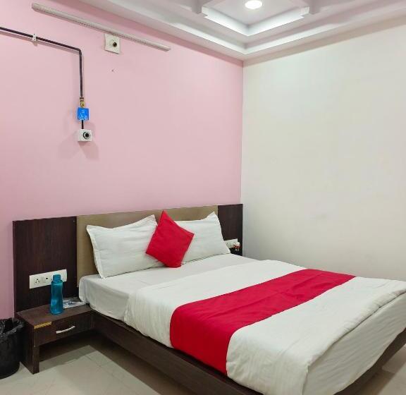 חדר דלוקס, Ashirwad