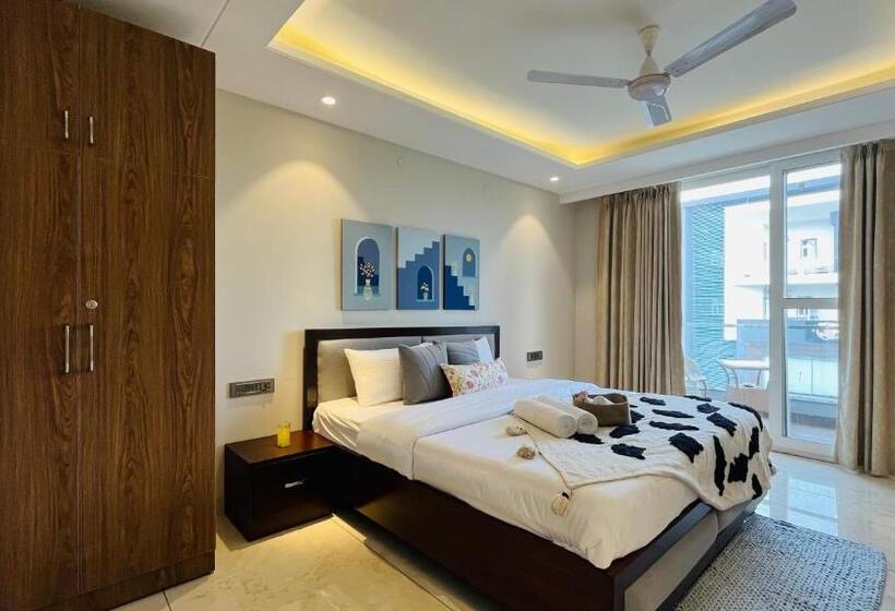 סוויטה, Bluo 1bhk Suite   Balcony, Lift, Gym, Parking