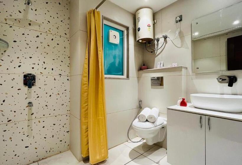 סוויטה, Bluo 1bhk Suite   Balcony, Lift, Gym, Parking