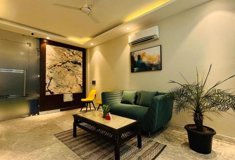 סוויטה, Bluo 1bhk Suite   Balcony, Lift, Gym, Parking