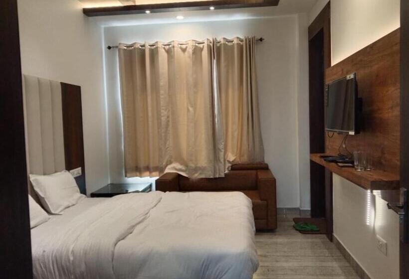 デラックスルーム, Green Mint Jammu