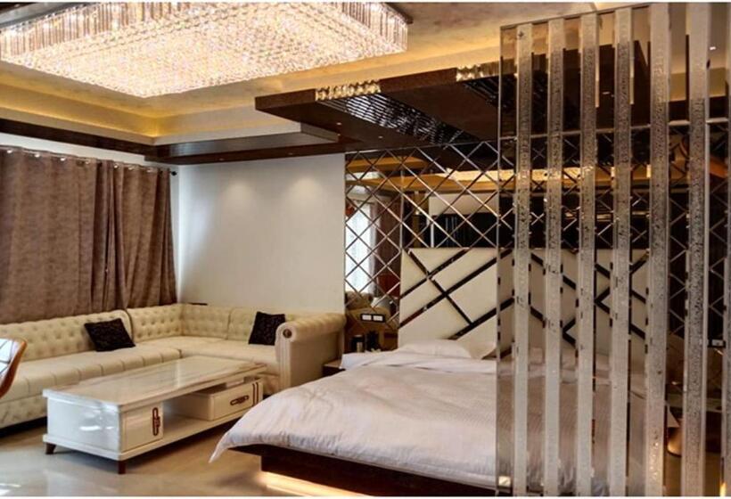 デラックスルーム, Green Mint Jammu