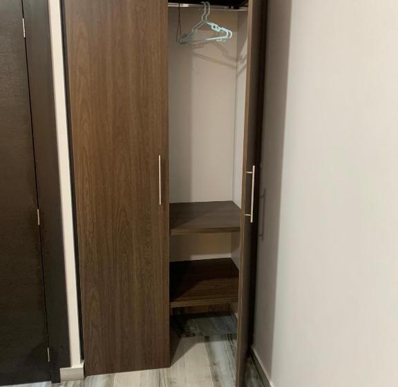 豪华房间, Imperial