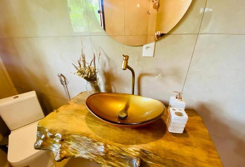 סוויטה עם מרפסת, Kalis Inn