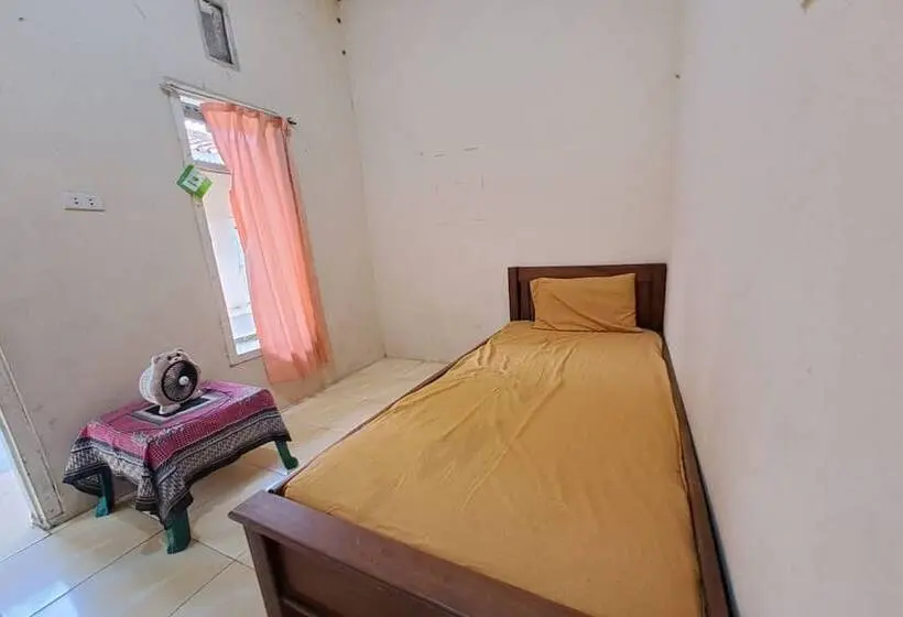 Standard Yhden Hengen Huone, Oyo 93320 Venus Homestay Syariah