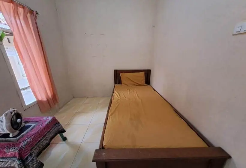 Standard Yhden Hengen Huone, Oyo 93320 Venus Homestay Syariah