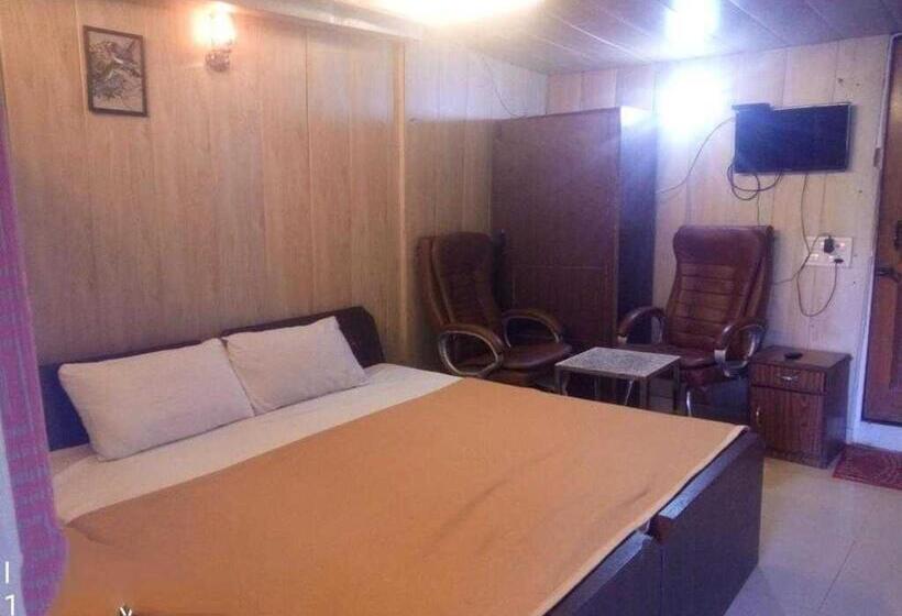 三人经典房间, Oyo Pine Home Resorts
