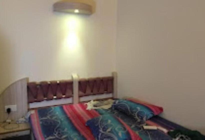 スタンダードルーム, Rahul Guest House Varanasi