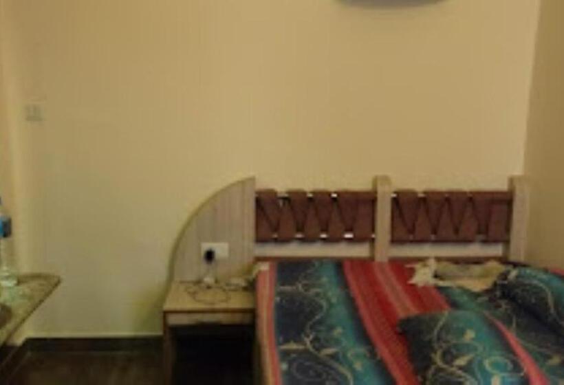 スタンダードルーム, Rahul Guest House Varanasi