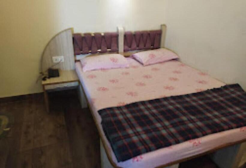 スタンダードルーム, Rahul Guest House Varanasi