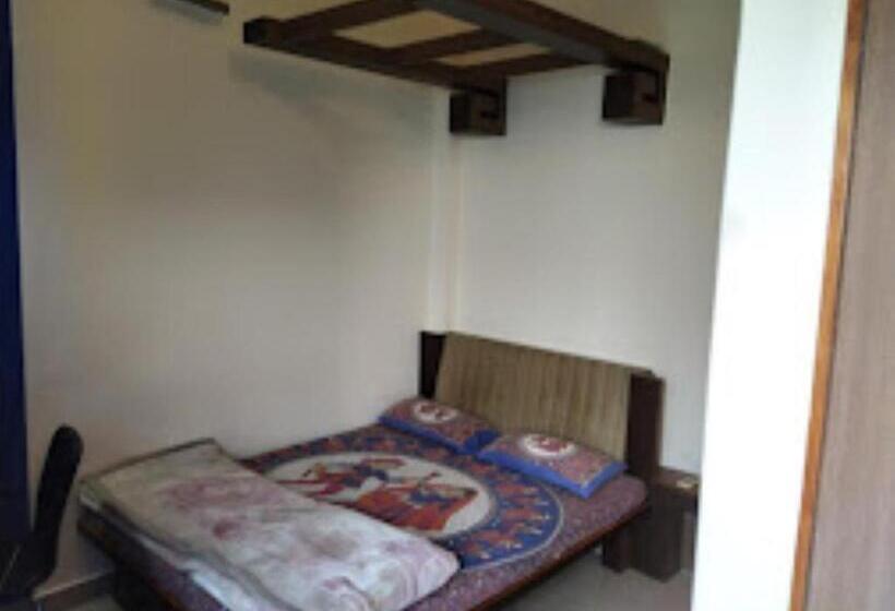 スタンダードルーム, Rahul Guest House Varanasi