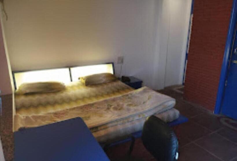 デラックスルーム, Rahul Guest House Varanasi