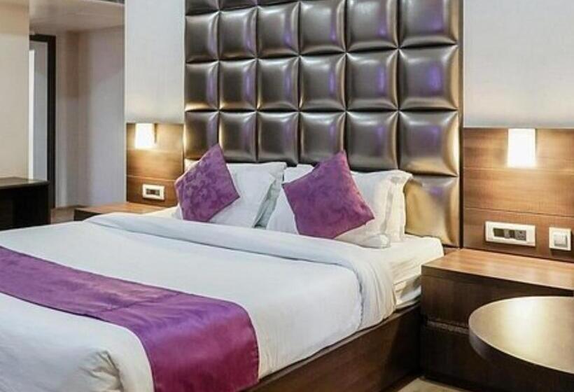 キングサイズベッドのデラックススイート, The Kalyaniz Guwahati