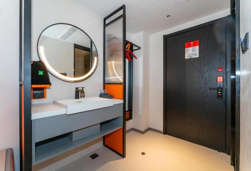 غرفة ديلوكس عائلية, Ibis Styles Hotel   260m From Guangji Street Subway Station