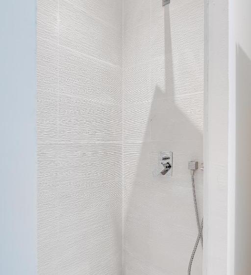 استودیوی لوکس, Le Moma By The Ocean