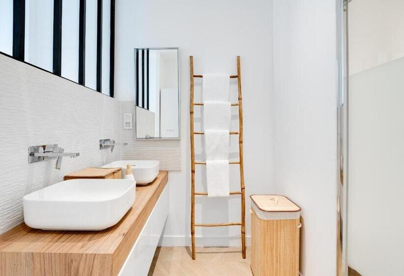 استودیوی لوکس, Le Moma By The Ocean