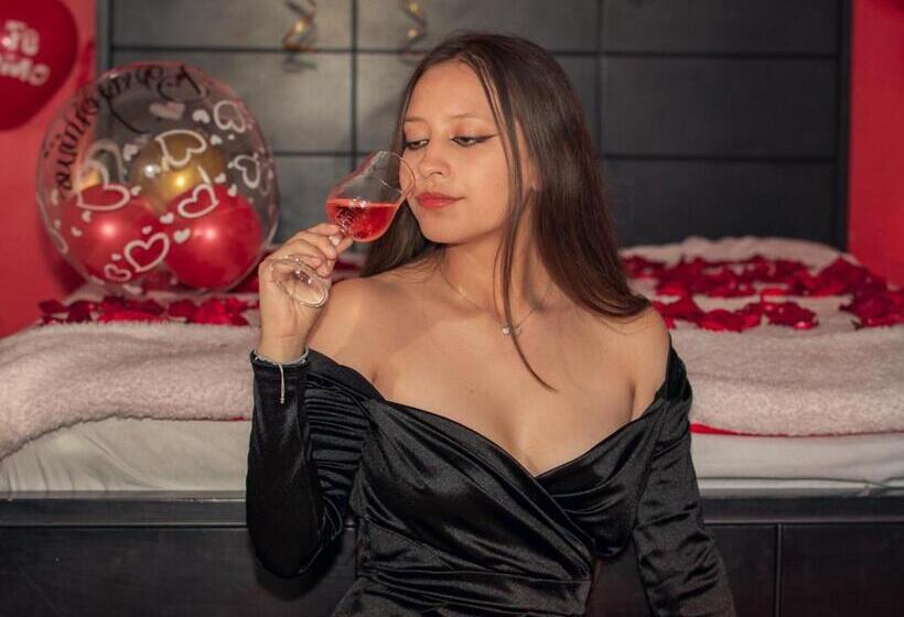 غرفة قياسية فردية, Nuestra Casa